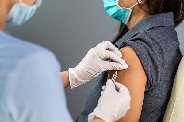 واکسیناسیون عامل اصلی بستری در موج هفتم کرونا
