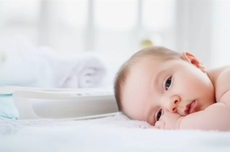 ویژگی های دستمال مرطوب پاک کننده کودک دافی مناسب التهاب و سوختگی